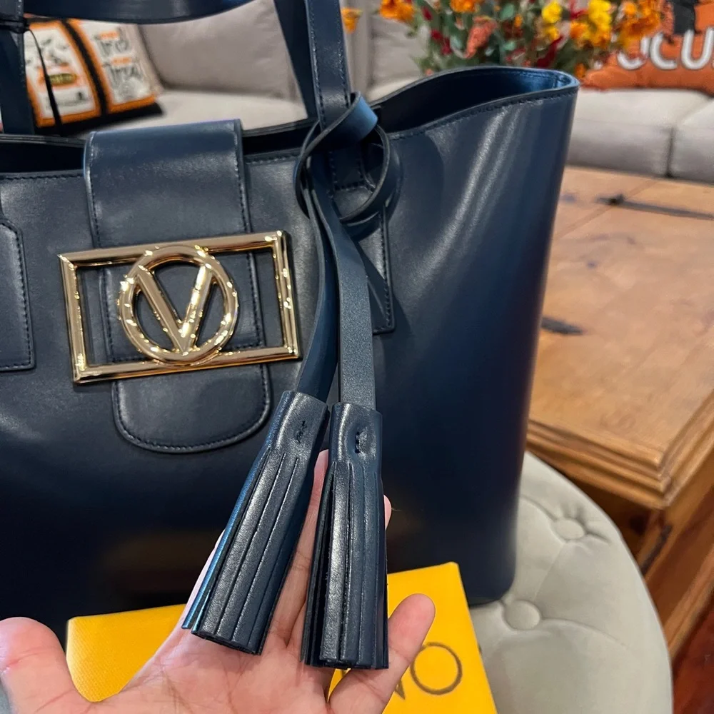 Mario Valentino NWT Large Smooth Leather Tote Bag Made in Italy w/ Dust Bag - Picture 15 of 17